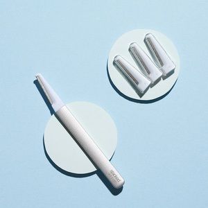 NEW Stacked Skincare Dermaplaning Tool plus refills - Exfoliates and Brightens